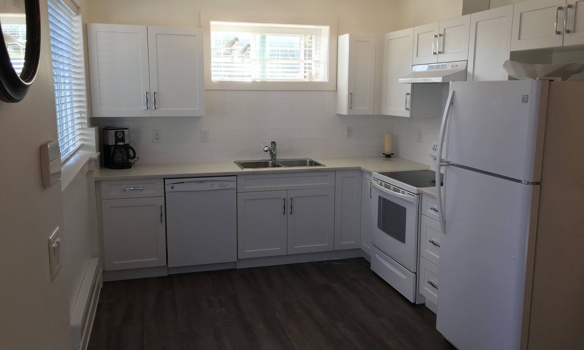 Aldergrove Apartment | The home's sweet home in the meadows