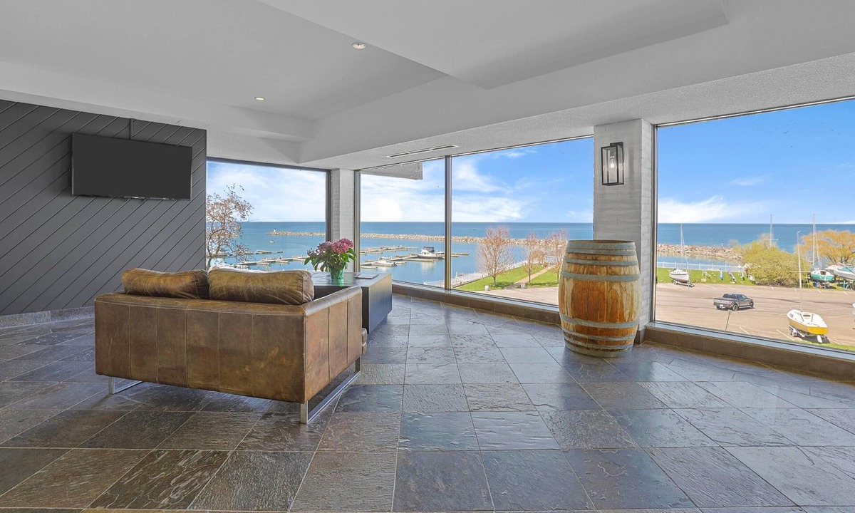 Jordan Harbour Hotel | The Jordan Ramada by Wyndham