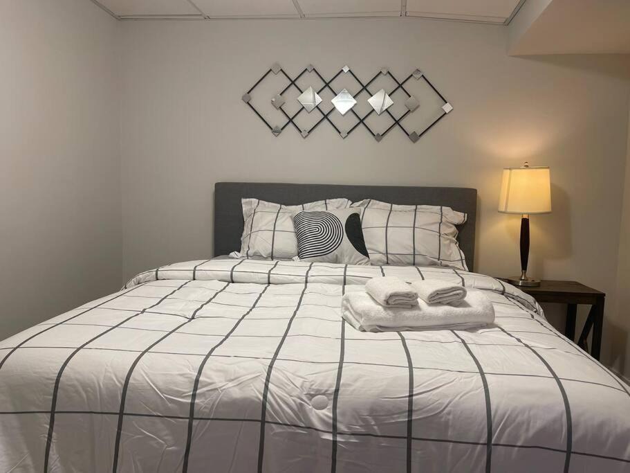 Winnipeg House | The Lighthouse Suite A Modern 2 Bedrooms Haven