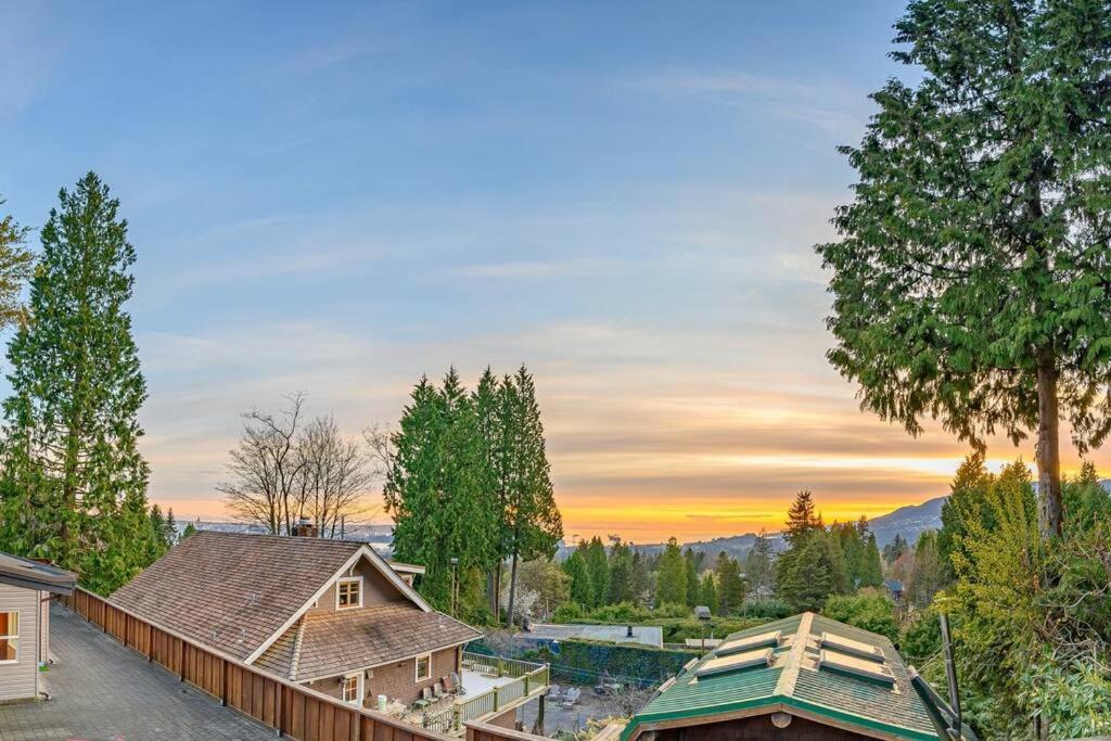 Upper Lonsdale Apartment | The Lions Self Contained Suite, Shared Pool, Hot Tub, Views