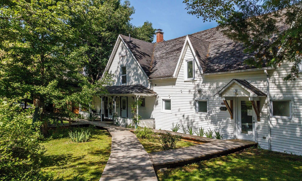North Hatley Ski Chalet | The Lynx - Newly renovated cottage in North Hatley