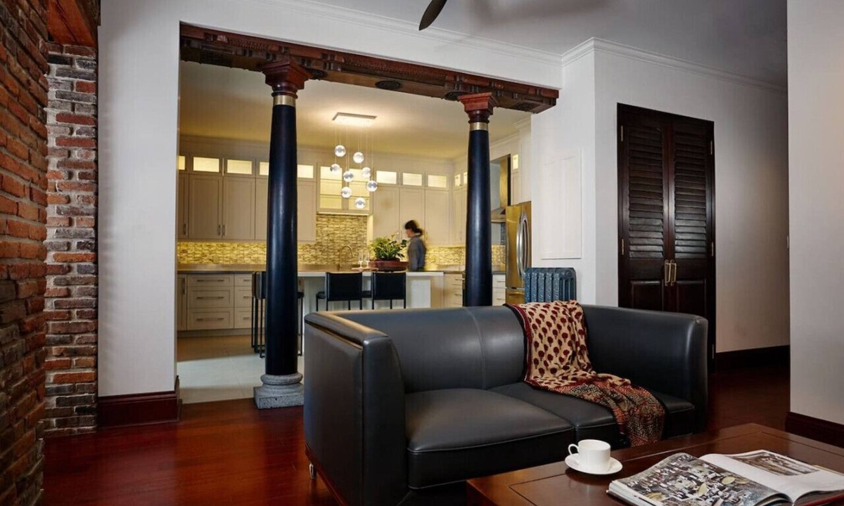 Belleville Apartment | The Madder Suite at Blue Violin