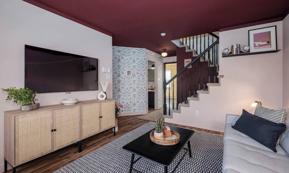 Terra Nova House | The Place: Centrally Located Chic and Stylish Home