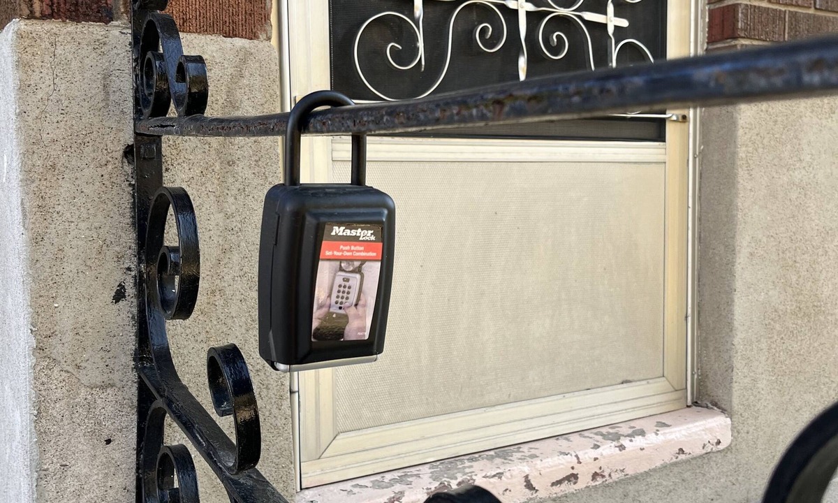 St. Catharines House | The property is 20 minutes to Niagara Fall