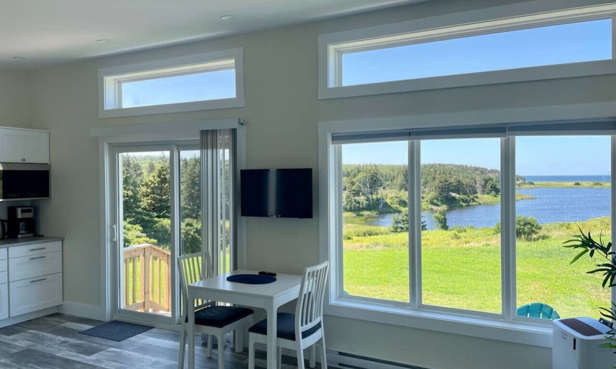 Colindale Cottage | The Rising Tide - Executive Class Mini Villa
