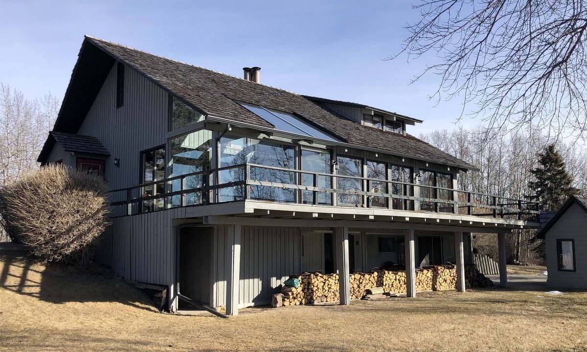 Calgary House | The spectacular RR Ranch