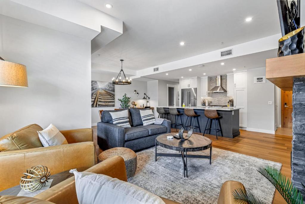 Canmore Apartment | THE STATION - 2BD 2BTH Perfect Basecamp To Explore Canmore