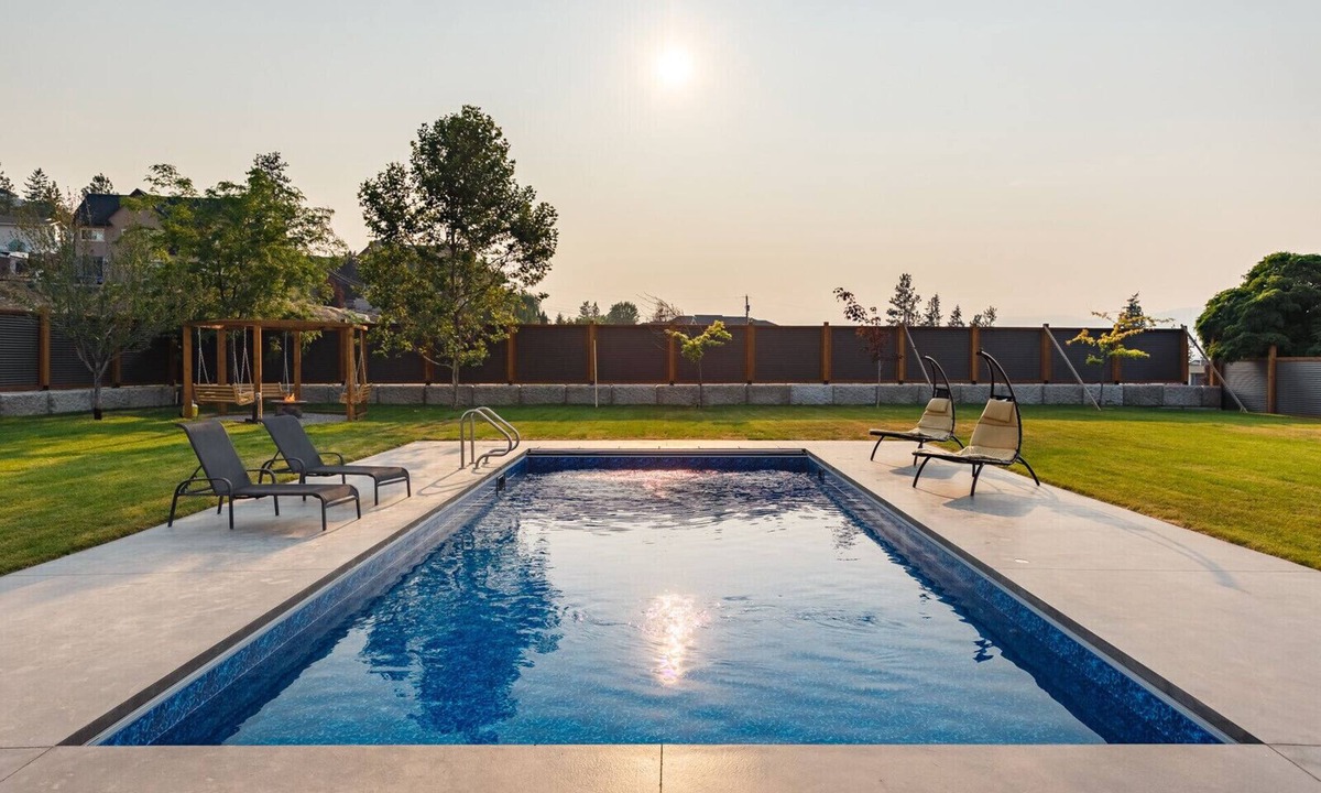 Southwest Mission House | The Upper Mission Estate with private pool & backyard