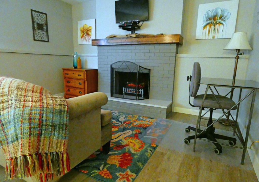 Creston Apartment | The Walnut Tree