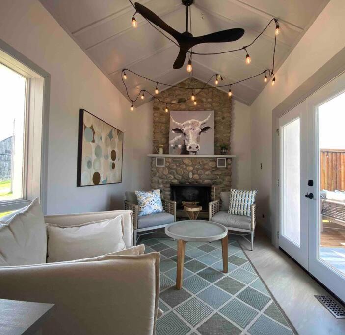 Kawartha Lakes House | Thunderbird Farm