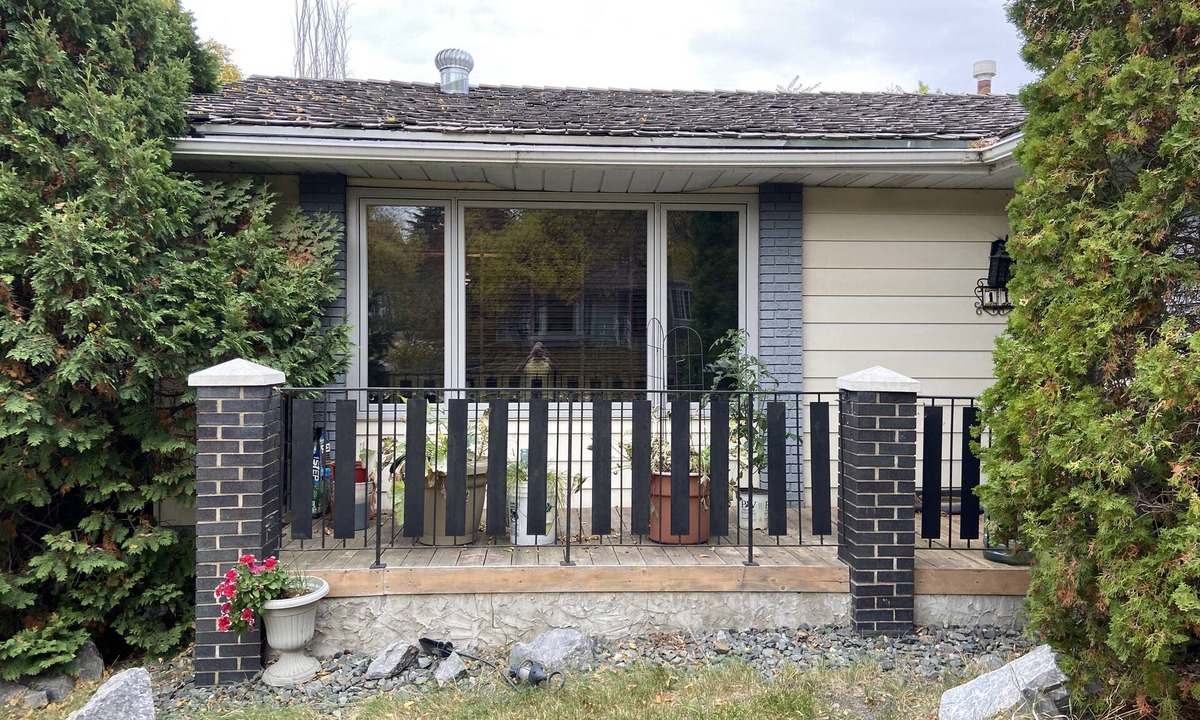 St. Albert House | Top floor suite