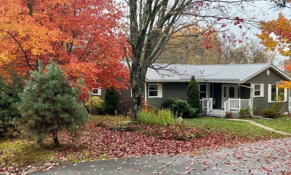 Springfield Apartment | Tranquil lake house retreat at Washademoak Lake close to ATV trails