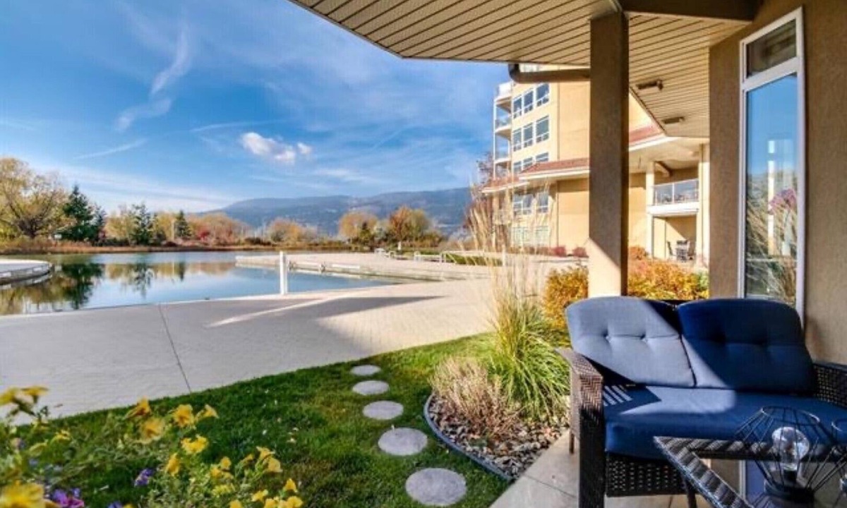 North End Condo | Tranquil Waterfront Condo