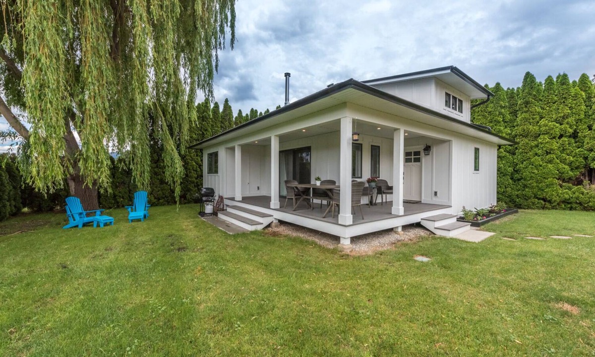 Okanagan-Similkameen House | Trout Creek Charmer Steps to Okanagan Lake, Tennis Courts & Winery