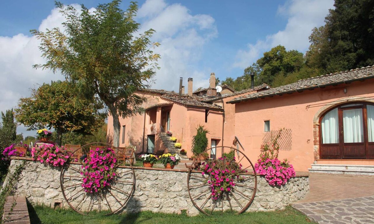 Simignano Villa | Tuscan Villa: Pool,Hot Tub,A/C,Wi-Fi, Siena