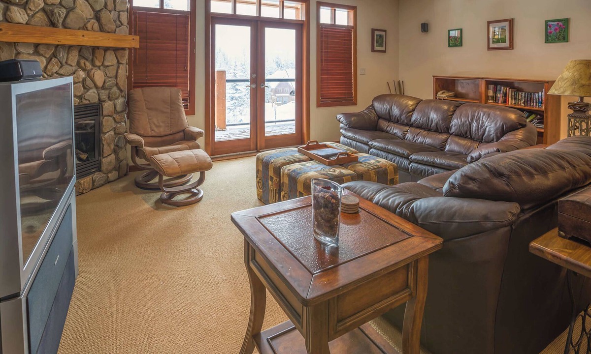 Rossland Condo | Two Bedroom | Sleeps 2-4 | Silver Tip Lodge