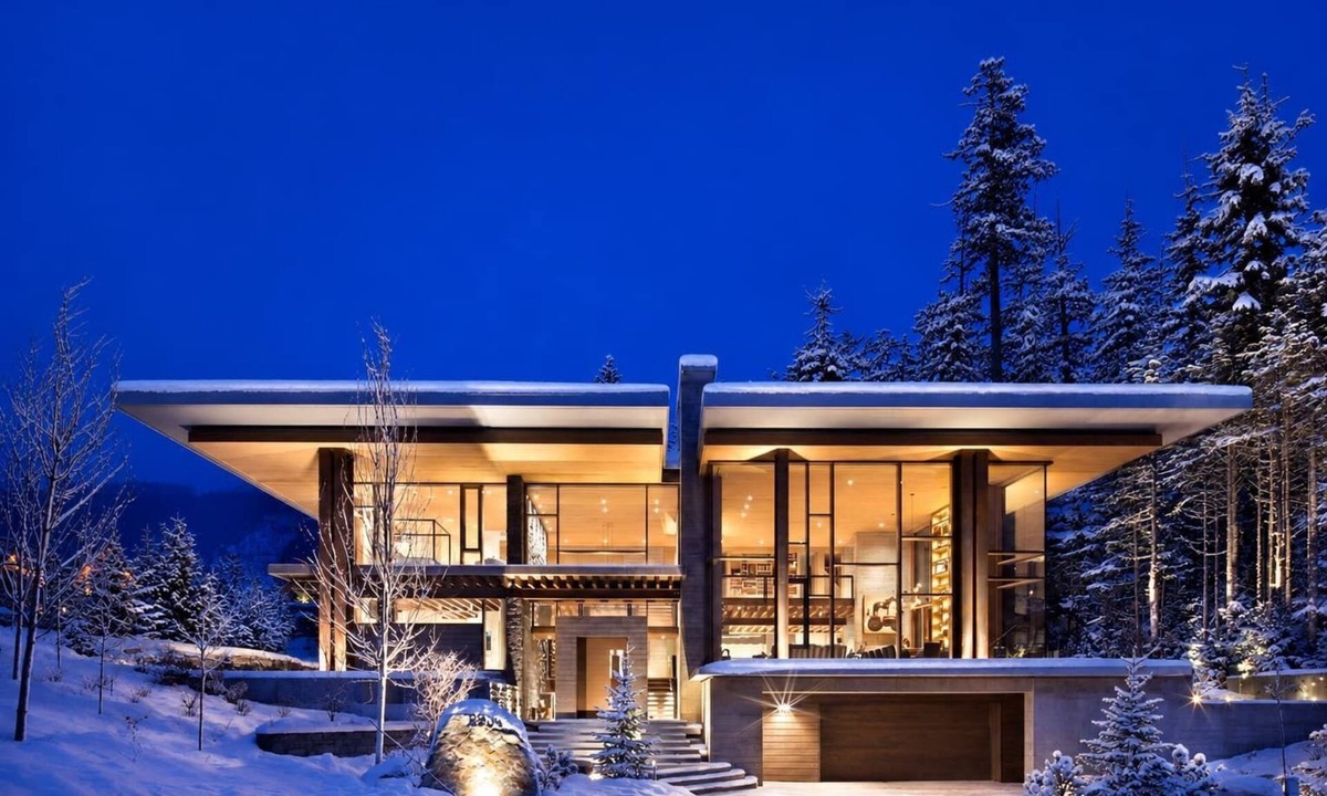 Whistler Creekside House | Two Cedars | Ski in-Ski out | Kadenwood Estate