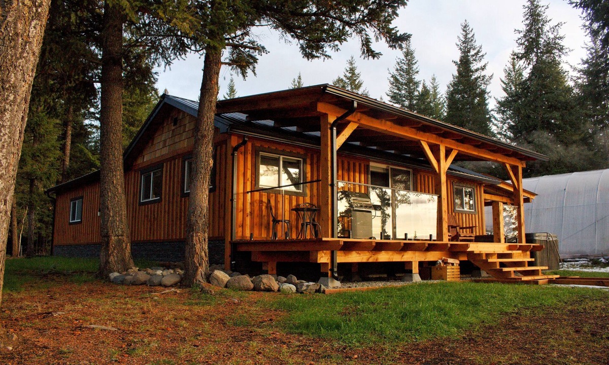 Cariboo Chilcotin Coast Cabin | Ultimate Private Lake Hideaway with Hot Tub