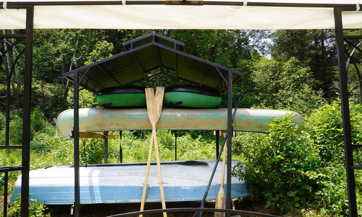 Strong House | Unique Camper located at the edge of Muskoka