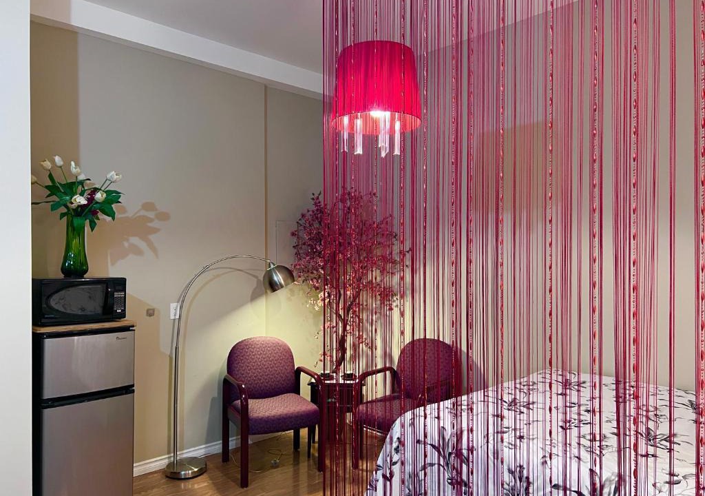 Saanich East House | University Cabana Inn