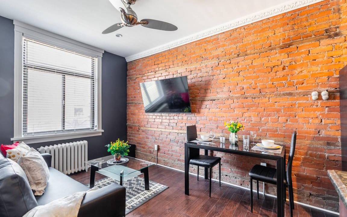 Central Hamilton Apartment | Upscale 2BR with King Bed - Boutique Apartment - PRIME Location!