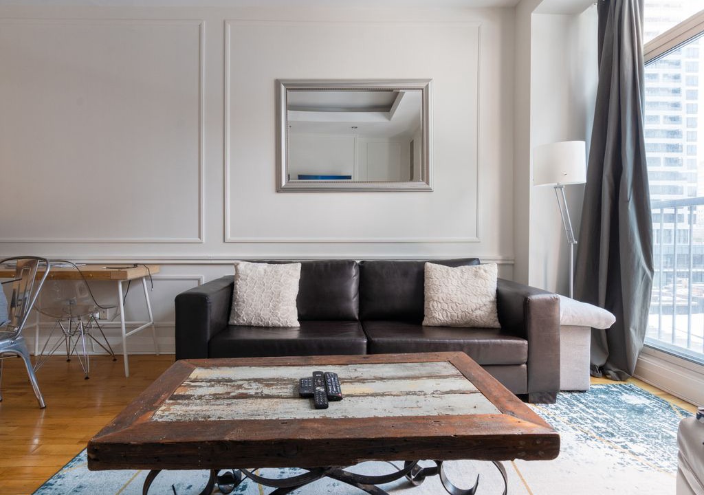 Church and Wellesley Apartment | Urban Chic Downtown 2BR next to Wellesley Subway