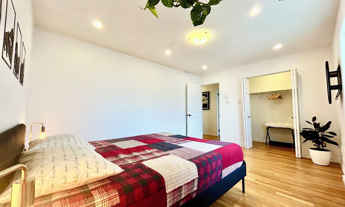 Hull Apartment | 🌲Urban Tranquility - your retreat with easy access to city life minutes away.