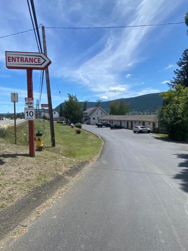 Williams Lake Hotel | ValleyView Motel