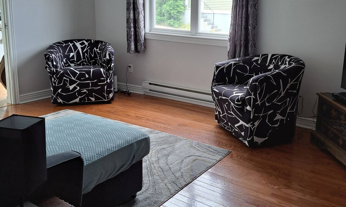 Downtown St. John's House | Vibrant yellow Jelly Bean Row House in the heart of downtown St. John's. Pets ok