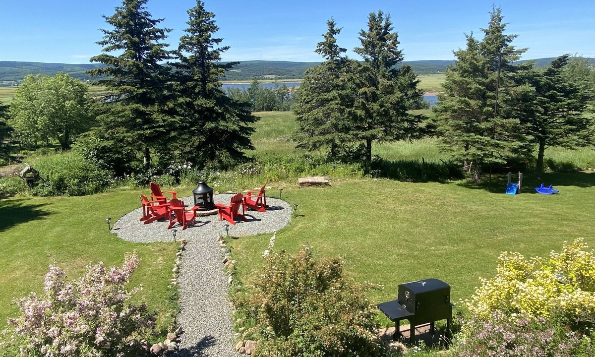 Harvey Apartment | Views, near famous attractions Fundy's Lost Lobster Apartment