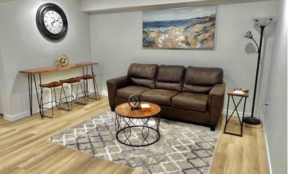 Edmonton Apartment | Vinash Luxury Suite