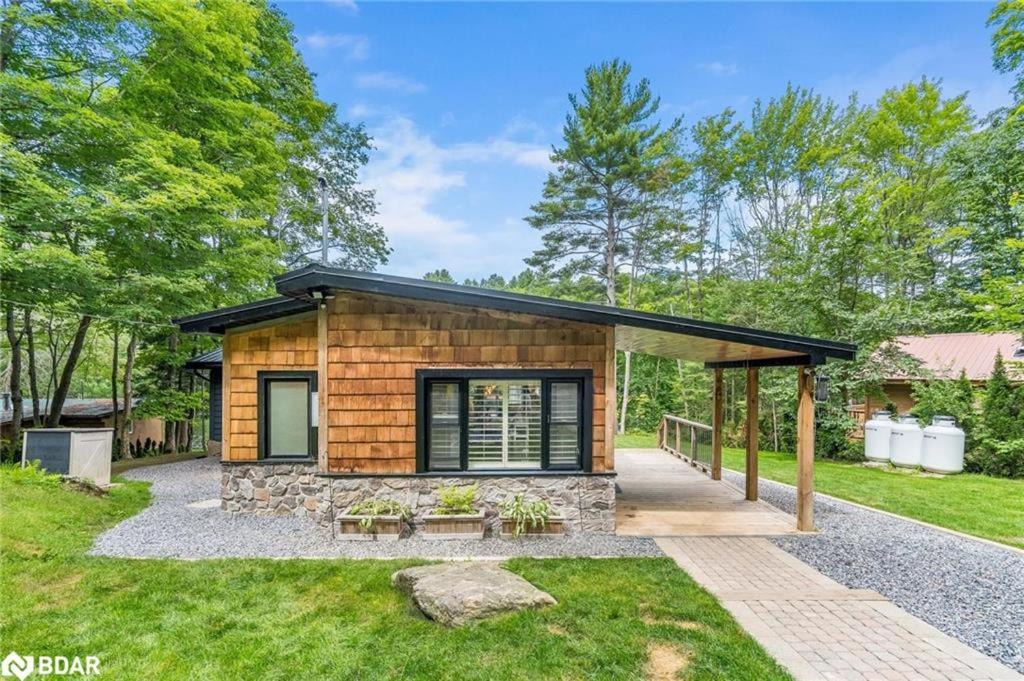 Bracebridge Villa | ViRa Cottage