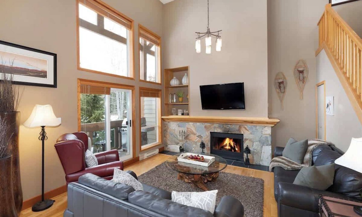 Blackcomb House | Walk or Shuttle to Skiing, Secure Parking