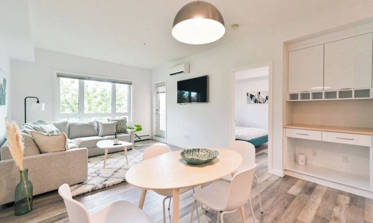 Beltline Condo | WALK to Saddledome| "The Aqua" | | Lux Condo | AC