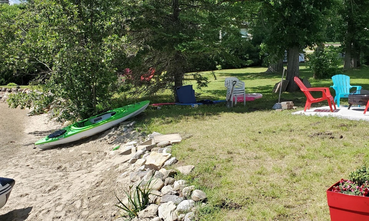 Papineauville Cottage | WATER FRONT 3 BDR house, Beach Boat Dock Kayak SALE! 40% August3-17th Only Left