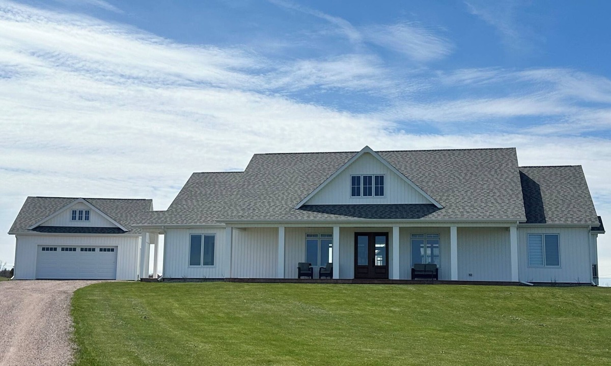 Anglo Rustico House | Water View Vacation Home Located in Rustico- Subdivision Access To Beach.