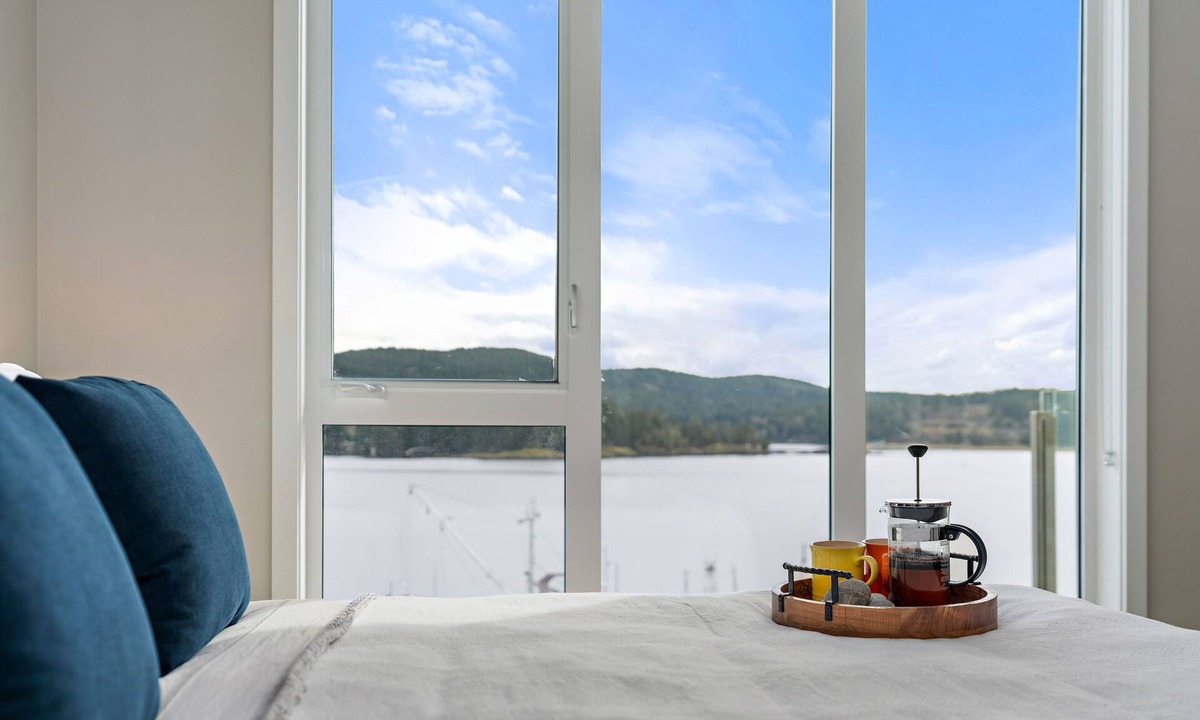 Sooke Apartment | WATERFRONT Condo with BEACH Access 2Bed/2Bath