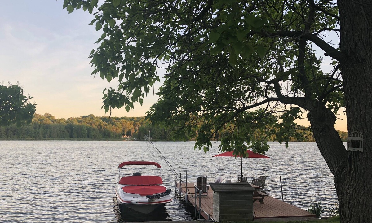 Hastings House | Waterfront Kawartha Sunsets! Year Round!