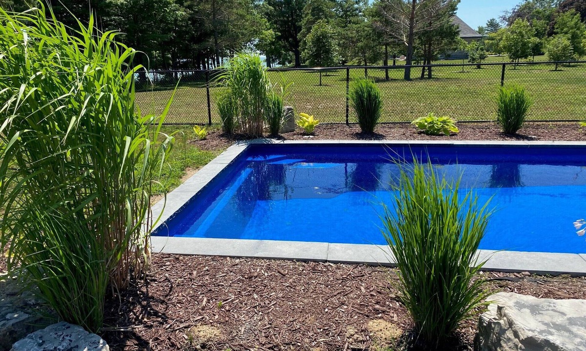 Waterfront Cottage Erie Niagara Wine Region | Dunnville