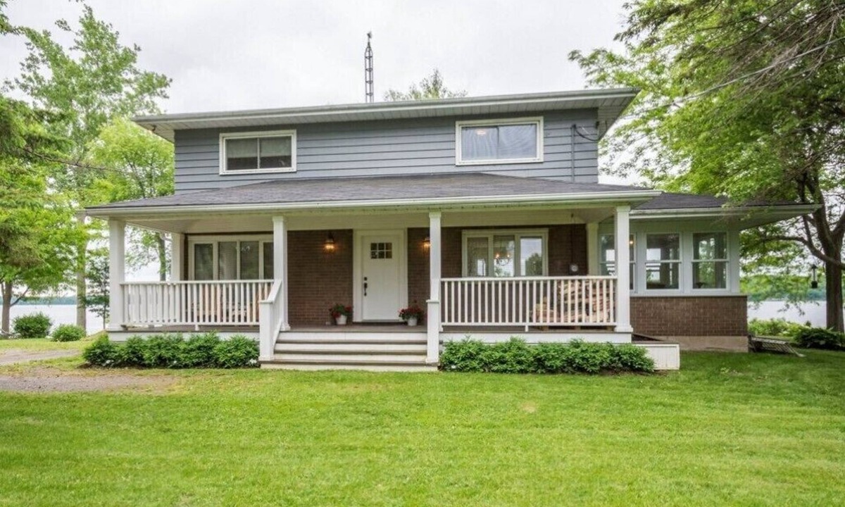 Adolphustown House | Waterfront Newly Renovated: The Glenora House - Jul/Aug - 1 wk minimum stay