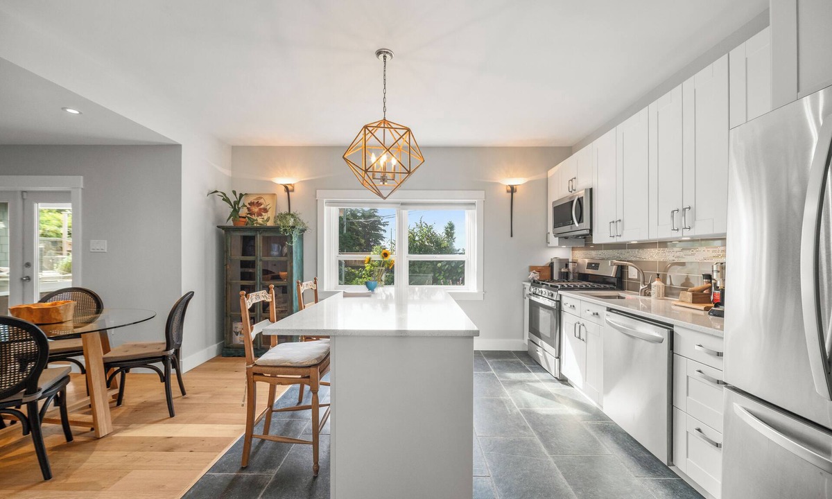 Saanich East Apartment | Waters Edge