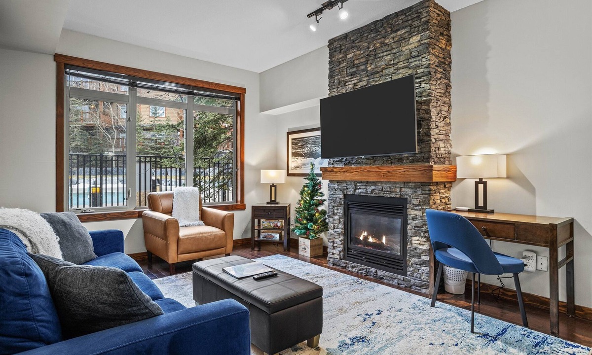 Canmore Hotel | Welcoming Poolside Condo – Perfect for Couples!