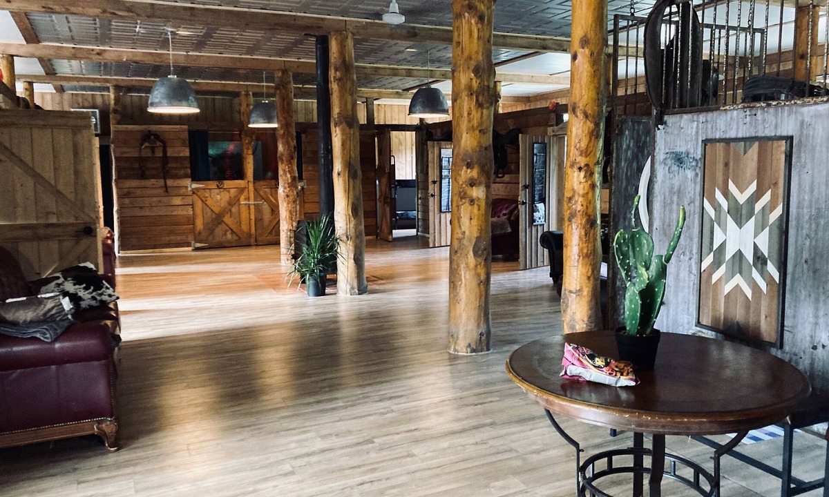 Val-des-Lacs House | Western dormatory at Ranch Mont-Tremblant CITQ#305173n9 semi-private bedrooms