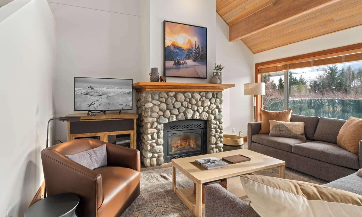 Montebello | Village North
