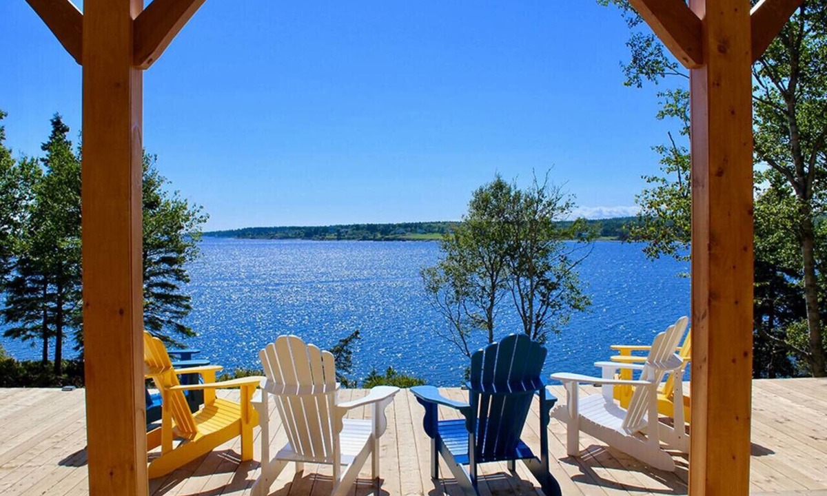 Lower LaHave House | Whitecaps Retreat Beach House