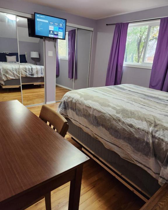 East Kildonan House | Winnipeg Place to Stay
