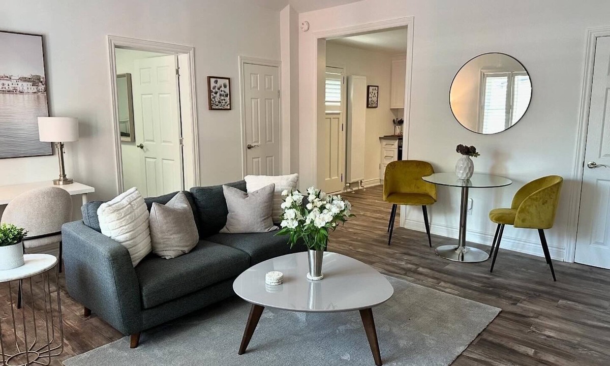 Downtown Apartment | Wonderful Downtown Luxury One-Bdrm w/Fireplace, Patio, BBQ and On-Site Laundry