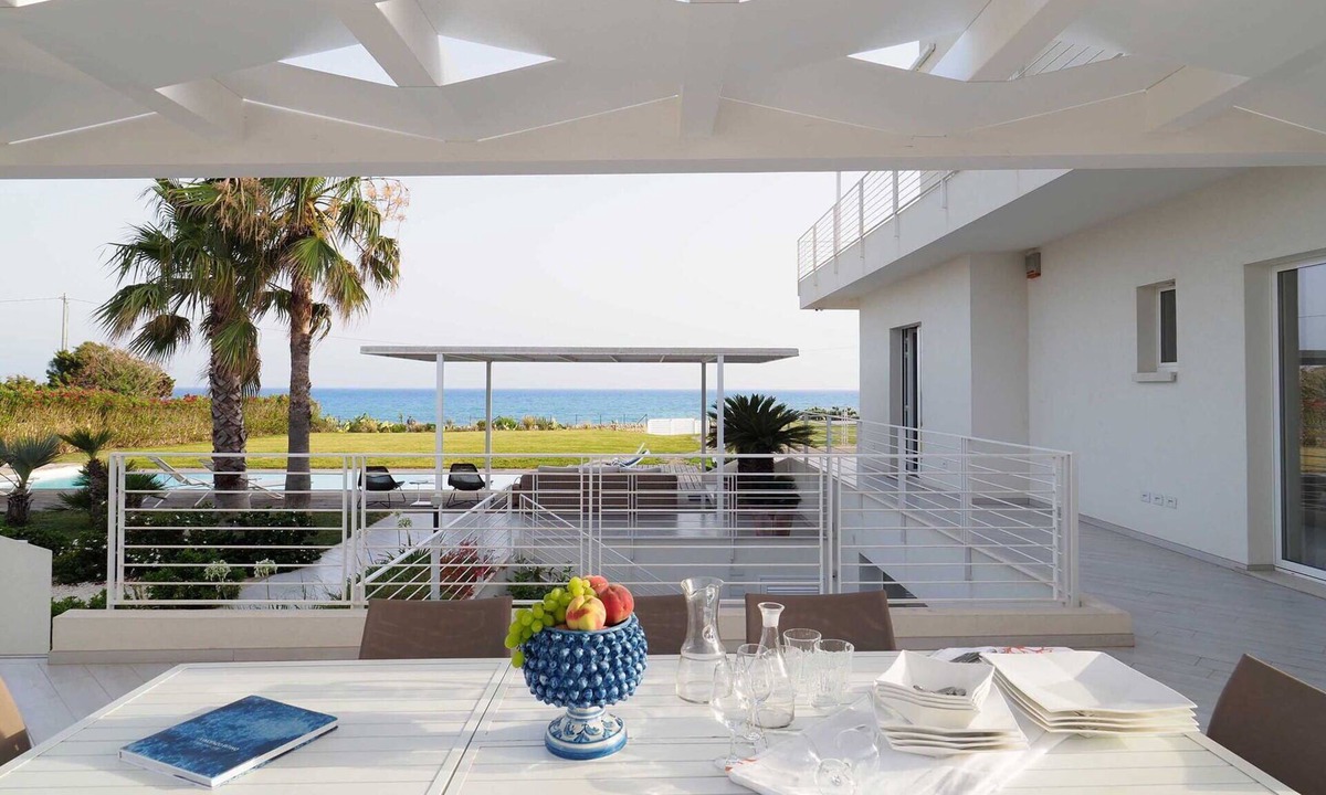 Marina di Modica Villa | Wonderful private villa with WIFI, private pool, A/C, hot tub, sauna, TV, patio and panoramic view