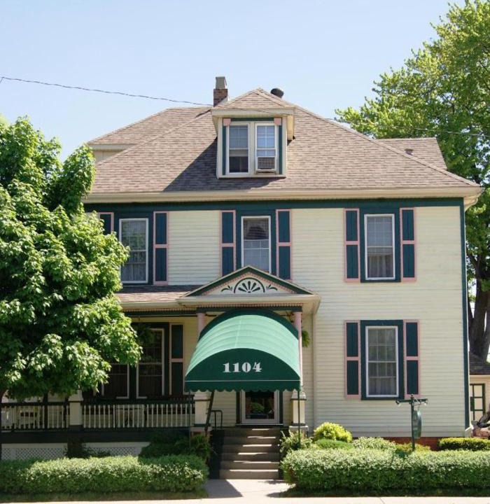 Walkerville Bed & Breakfast | Ye Olde Walkerville Bed & Breakfast