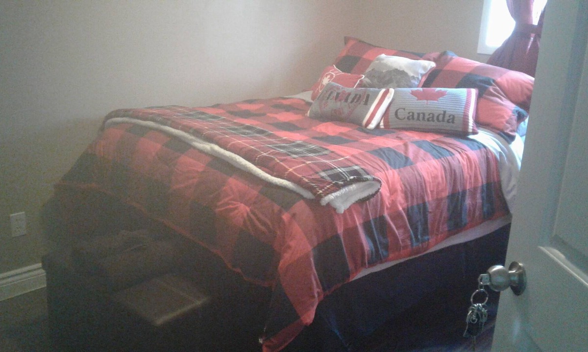 Northwest Edmonton Bed & Breakfast | You're Always Home 2 - Double Bed and Continental Breakfast